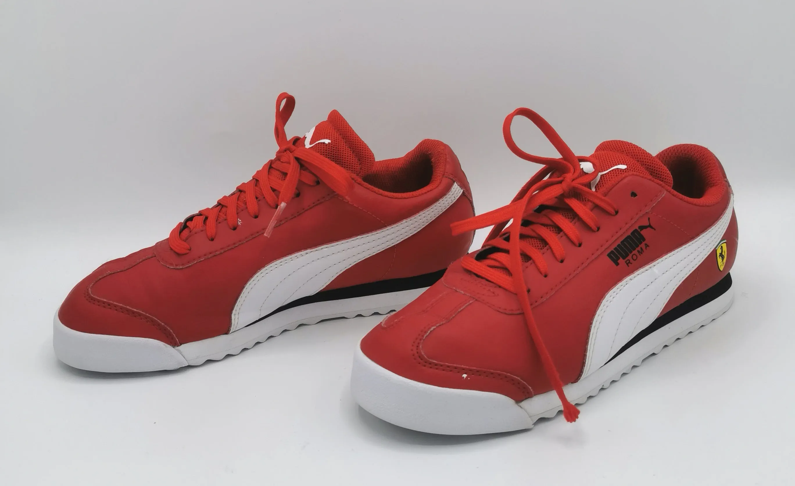 BOY SIZE 4 YOUTH JUNIOR - PUMA, Ferrari Running Shoes EUC B59