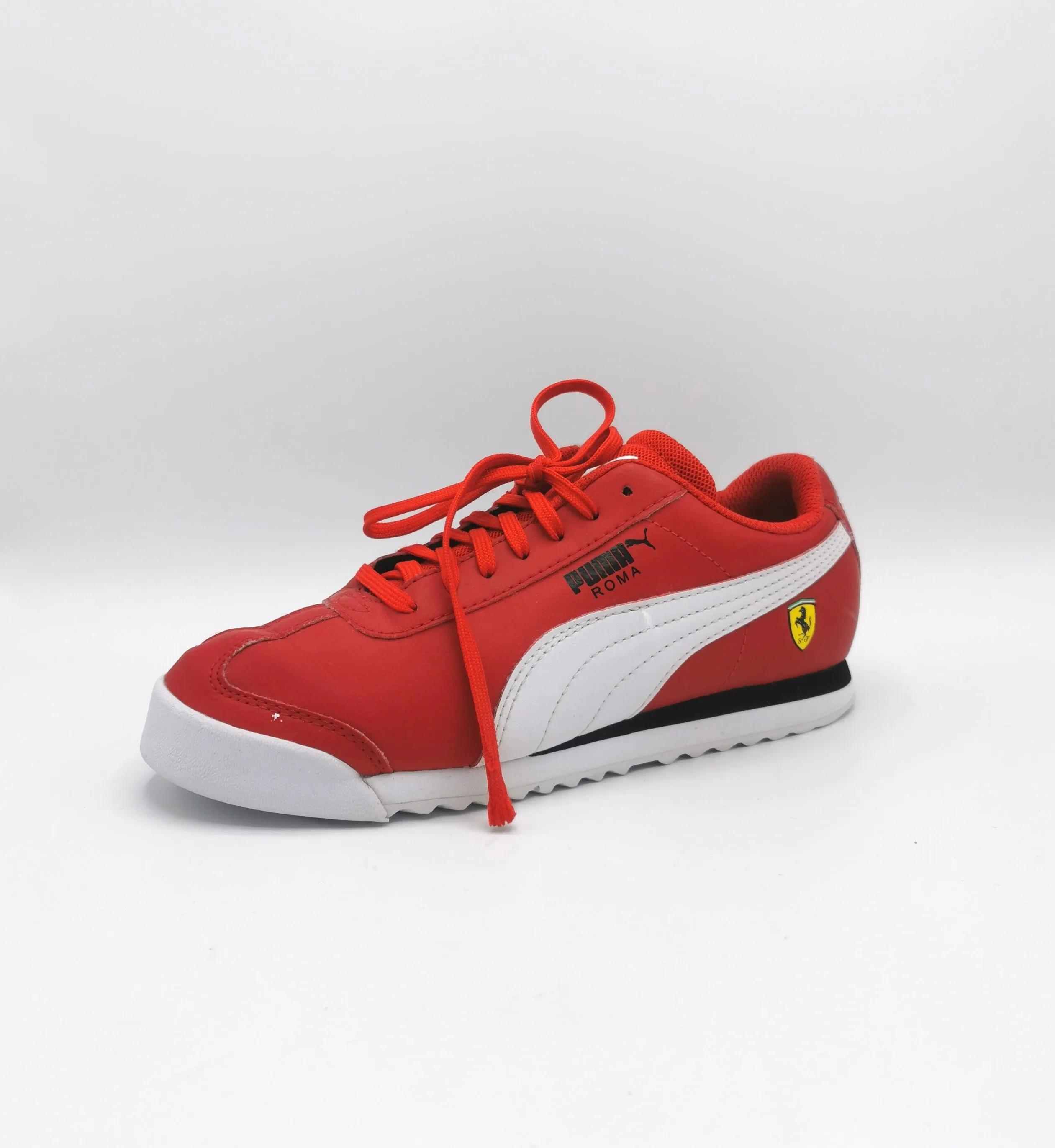 BOY SIZE 4 YOUTH JUNIOR - PUMA, Ferrari Running Shoes EUC B59