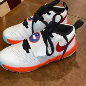 Brand new boys Nike sneakers with laces   velcro 4