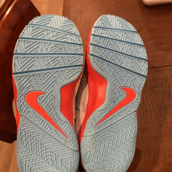 Brand new boys Nike sneakers with laces   velcro 4