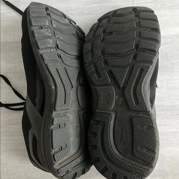 Brooks Adrenaline Men's Black Running Shoes 9.5 Extra Wide (4E)