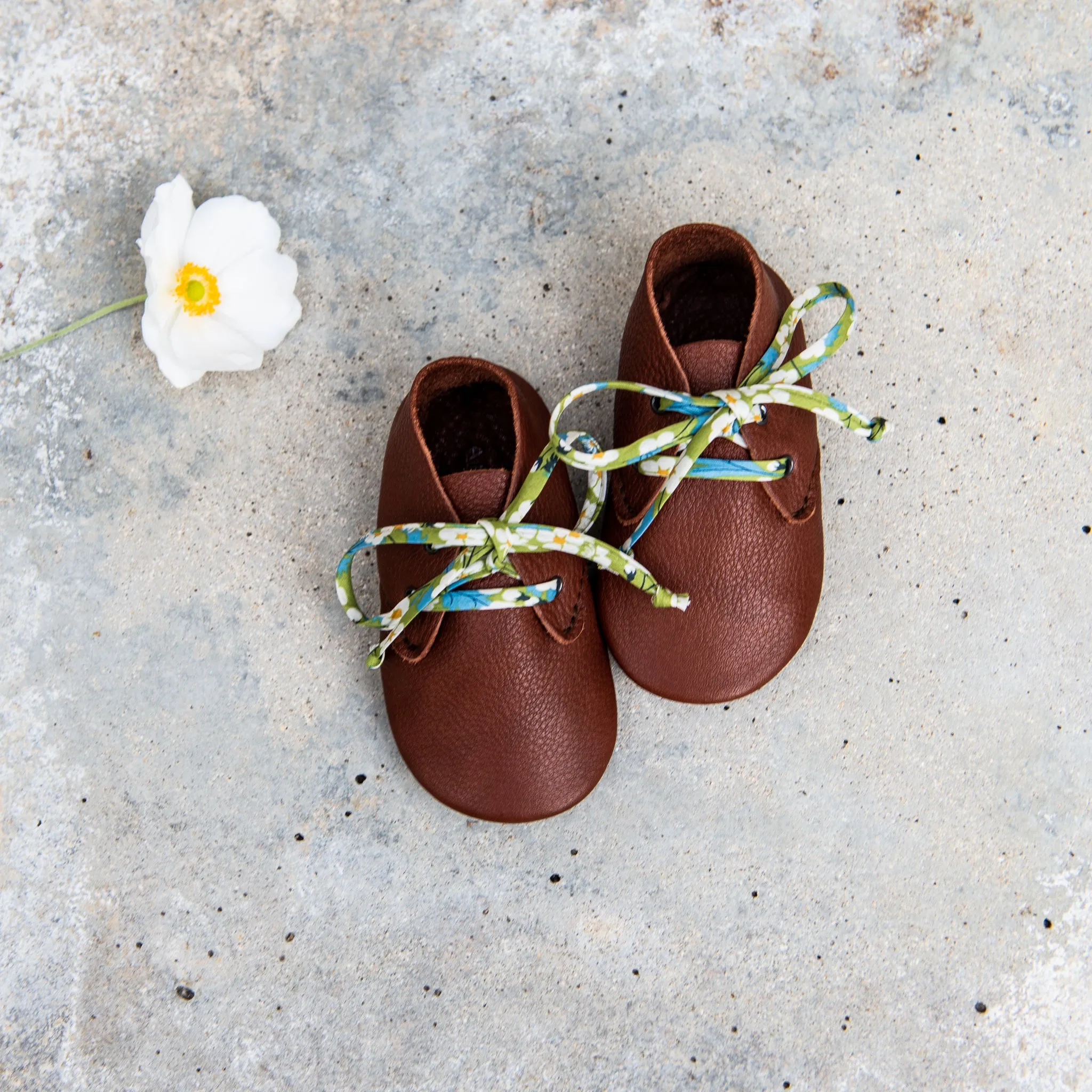 CHESTNUT TRAVELLERS WITH LIBERTY PRINT LACES