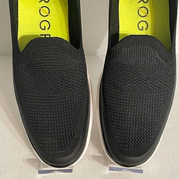 COLE HAAN ZERØGRAND Omni Knit Slip-On Sneaker. Men’s sz 9. Black w/ white soles