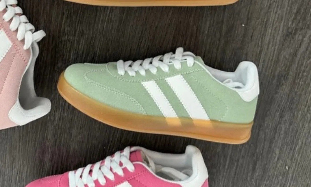Deer Stripe Color Sneakers