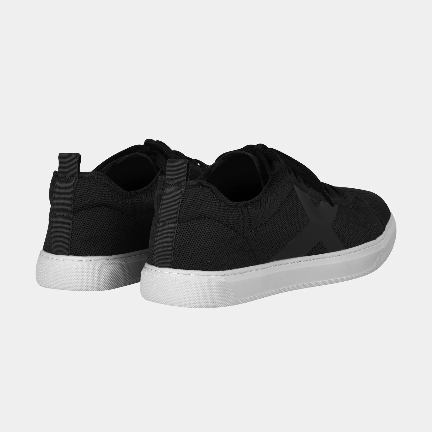 DISCOVERY Tricorn Black