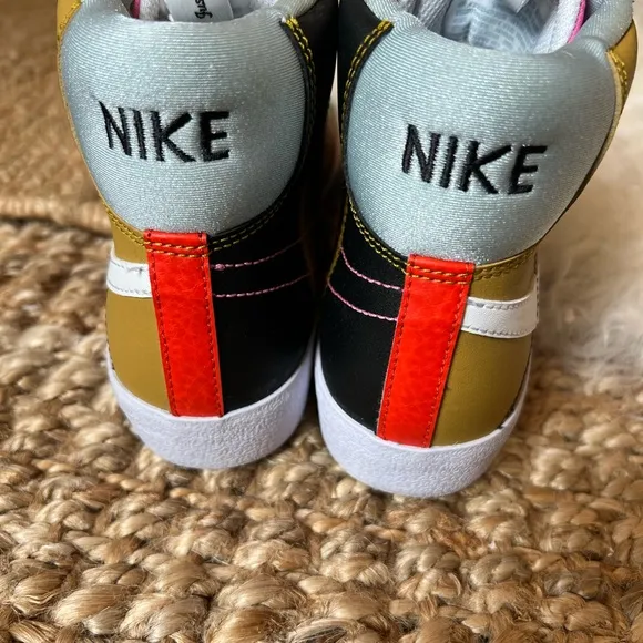 GIRLS/KIDS NIKE BLAZER SNEAKERS SIZE 3.5 NEW NEVER WORN.