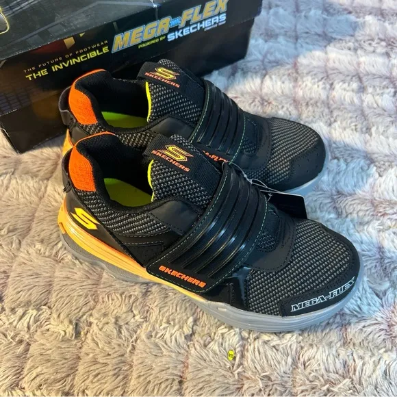 INVINCIBLE Mega Flex by Skechers sneakers size 2.5