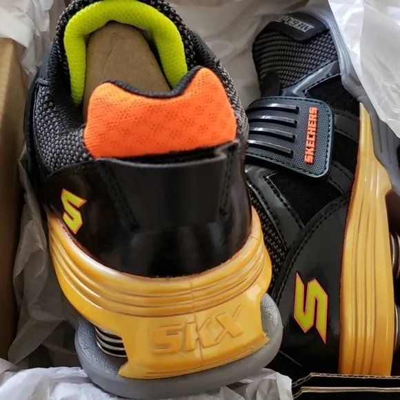 INVINCIBLE Mega Flex by Skechers sneakers size 2.5