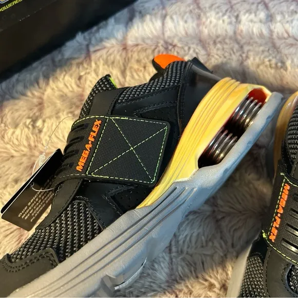INVINCIBLE Mega Flex by Skechers sneakers size 2.5