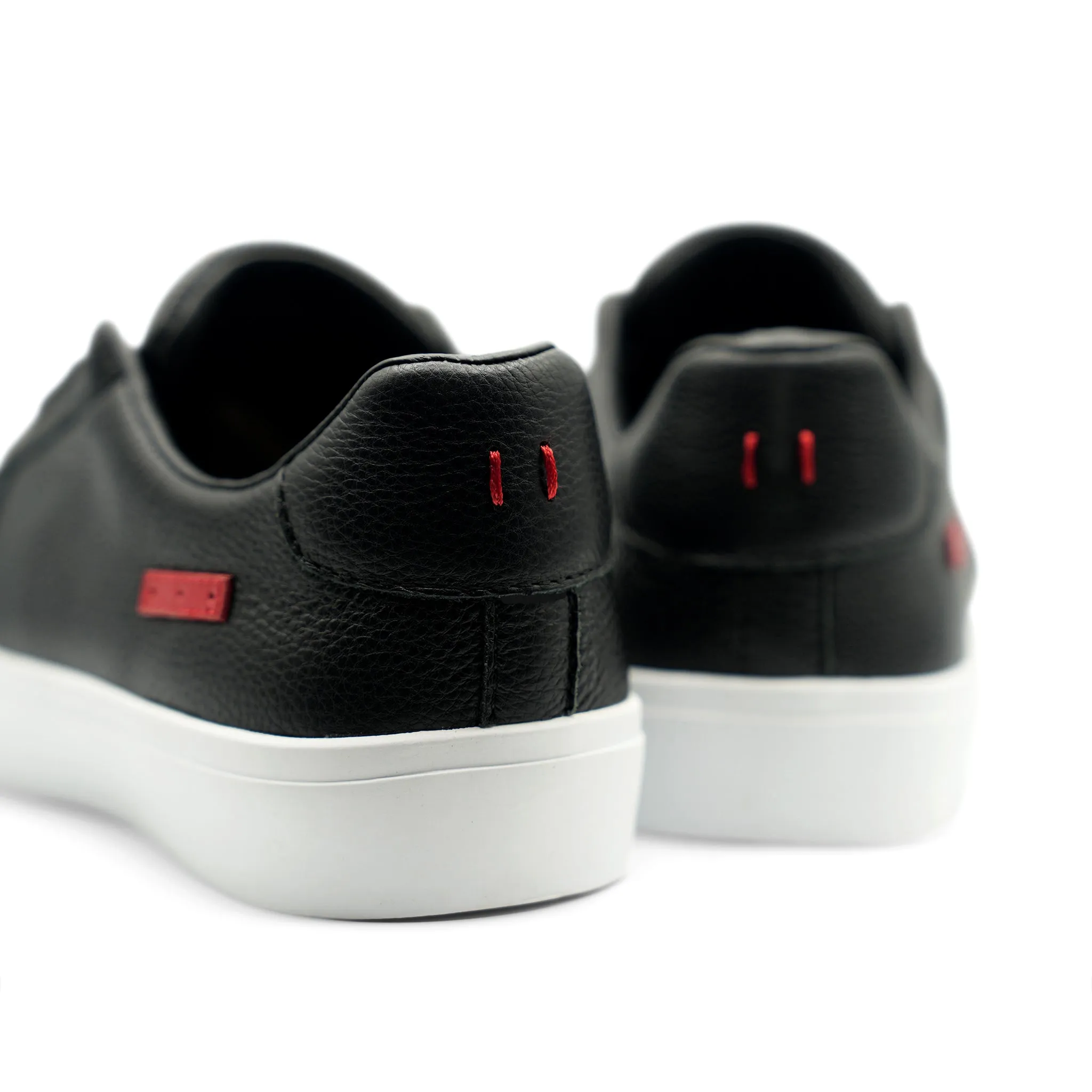 Lomax / Black / White