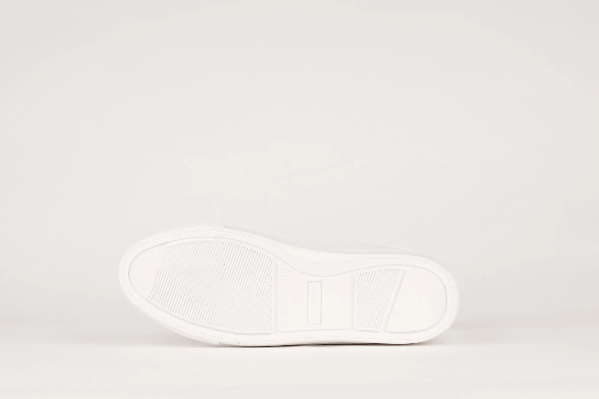 MAH-01 | TRIPLE WHITE | MEN