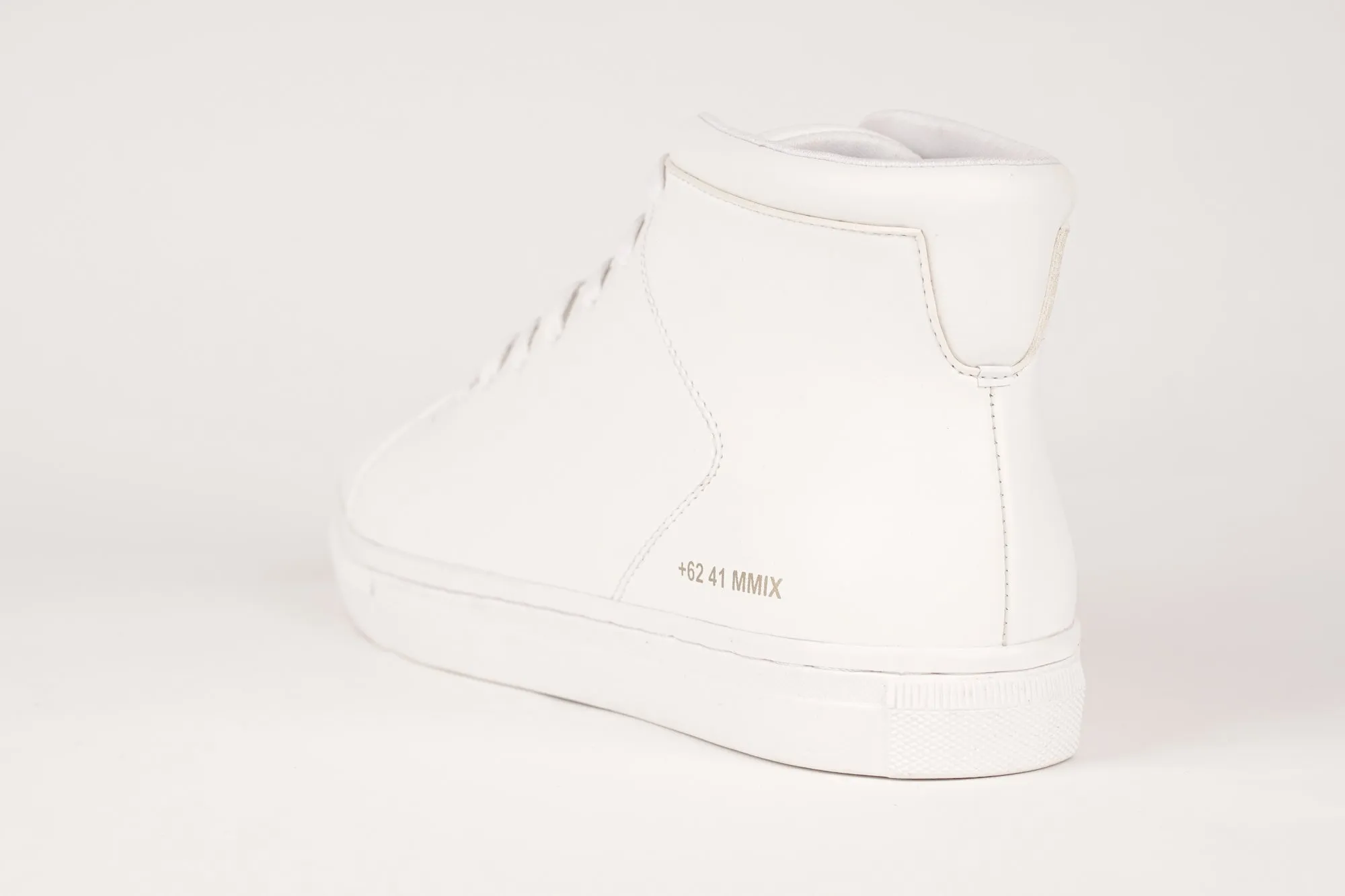 MAH-01 | TRIPLE WHITE | MEN