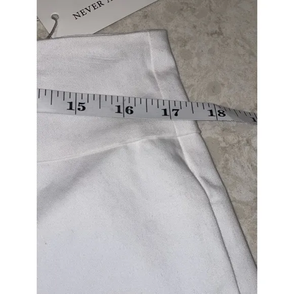 Never A Wallflower High Waist Short in White size Large