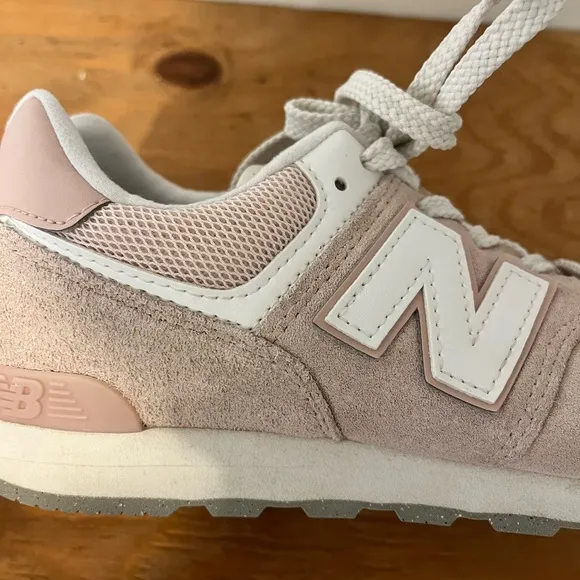 NEW BALANCE 574 girls pink sneakers size 5