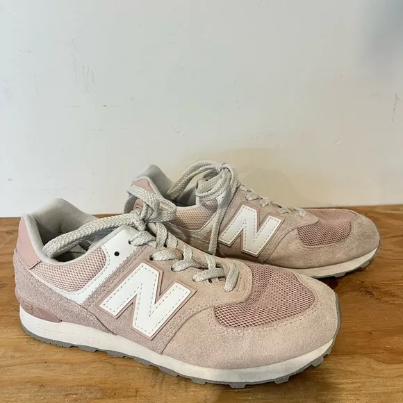 NEW BALANCE 574 girls pink sneakers size 5