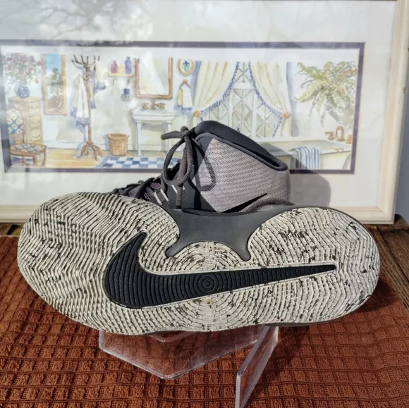 Nike Air &quot;Precision&quot; Wolf Grey/Black Basketball/Casual Sneakers. Size 8.