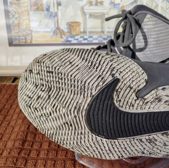 Nike Air &quot;Precision&quot; Wolf Grey/Black Basketball/Casual Sneakers. Size 8.