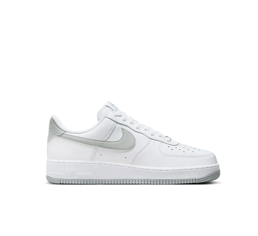 NIKE AIR FORCE 1 '07