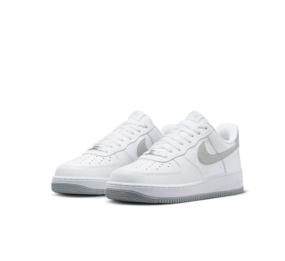 NIKE AIR FORCE 1 '07