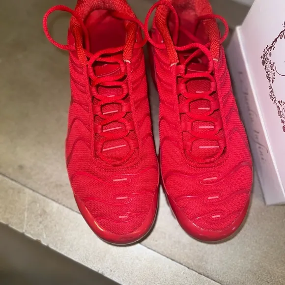 Nike Air Max Plus Red Sneakers