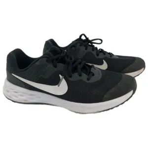 Nike Black &amp; White Athletic Sneakers | Boys Size 7