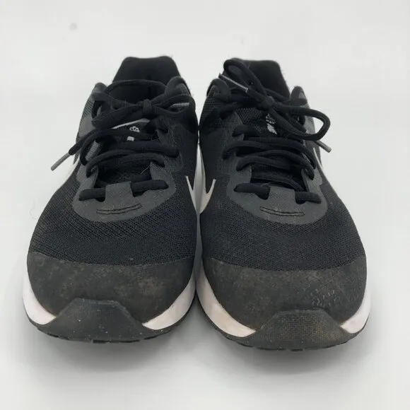 Nike Black &amp; White Athletic Sneakers | Boys Size 7