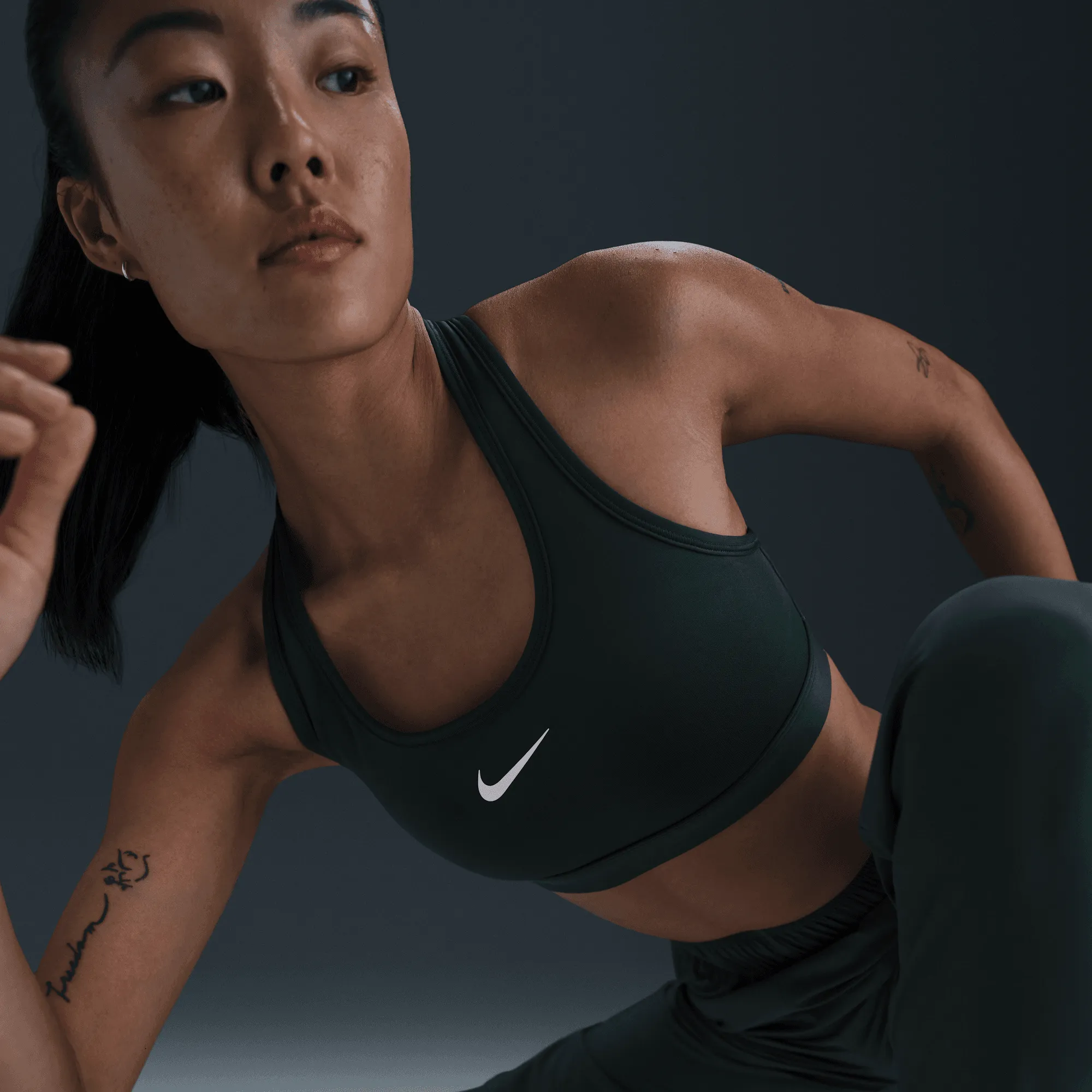 Nike Women's Swoosh Medium Support Padded Sports Bra
