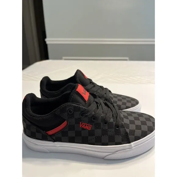 NWOT - Vans Seldan Checkerboard Lace Up Sneakers Black Red Youth Size 3.5
