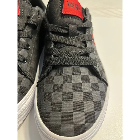 NWOT - Vans Seldan Checkerboard Lace Up Sneakers Black Red Youth Size 3.5