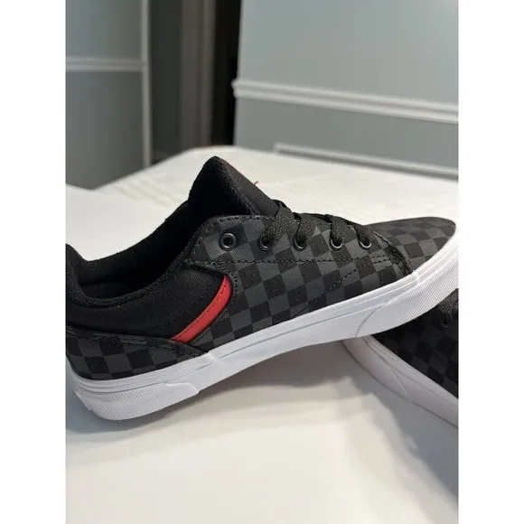 NWOT - Vans Seldan Checkerboard Lace Up Sneakers Black Red Youth Size 3.5