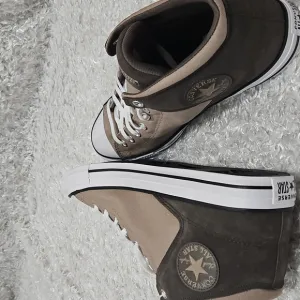 NWT Men's Converse Sneakers