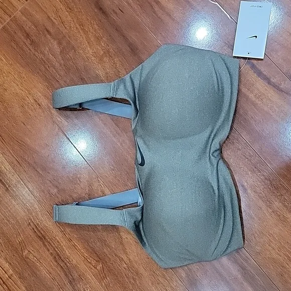 NWT plus size 36F Nike sports bra