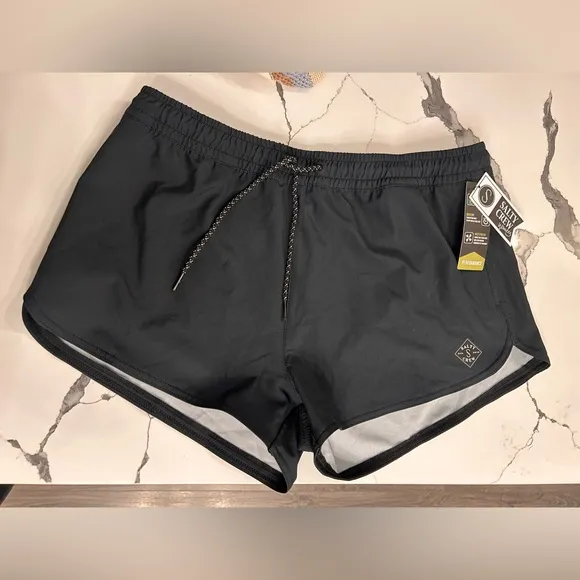 NWT SALTY CREW Beacons BahamaWomens Boardshorts