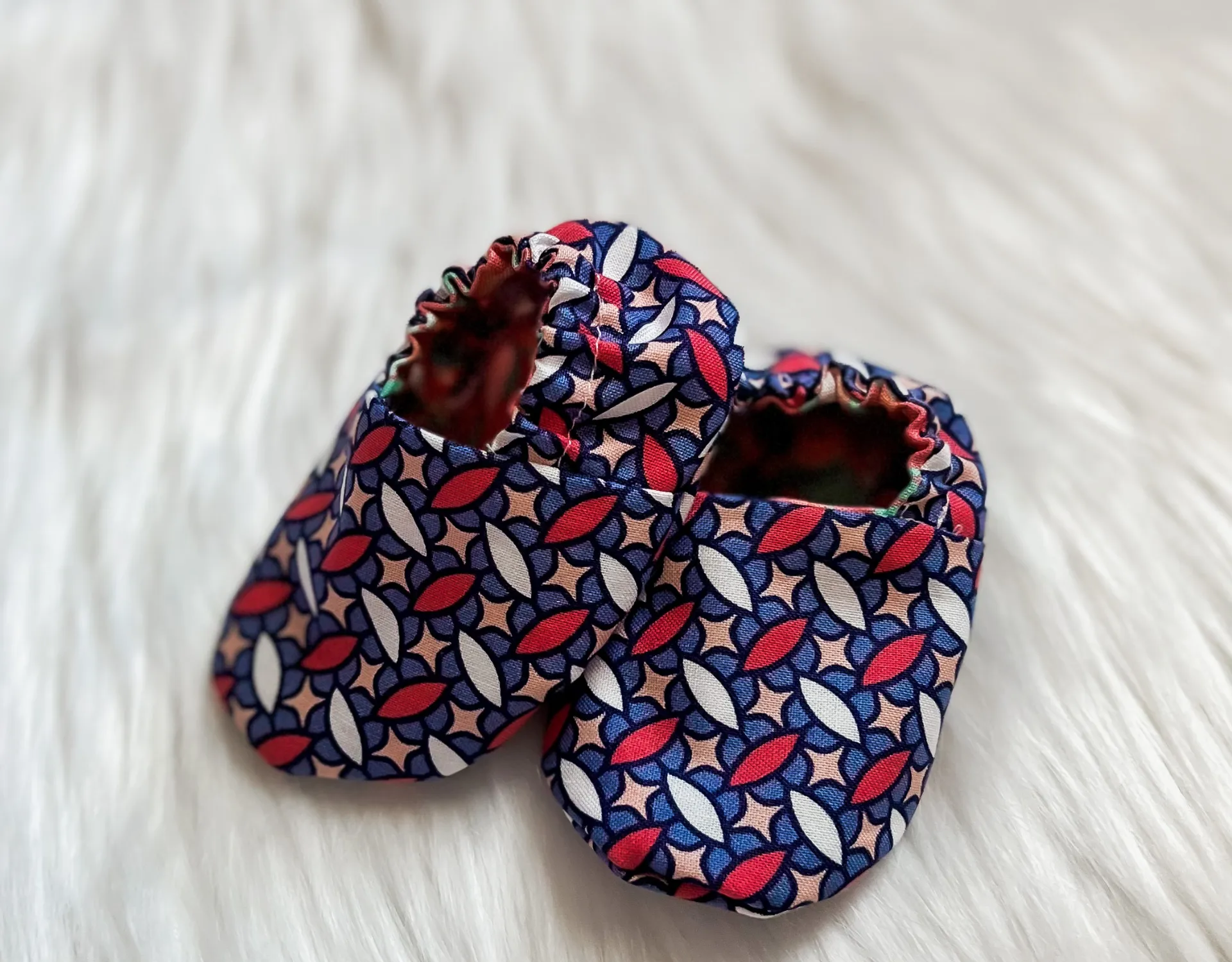Pink Star Crib Shoes & Bow Set