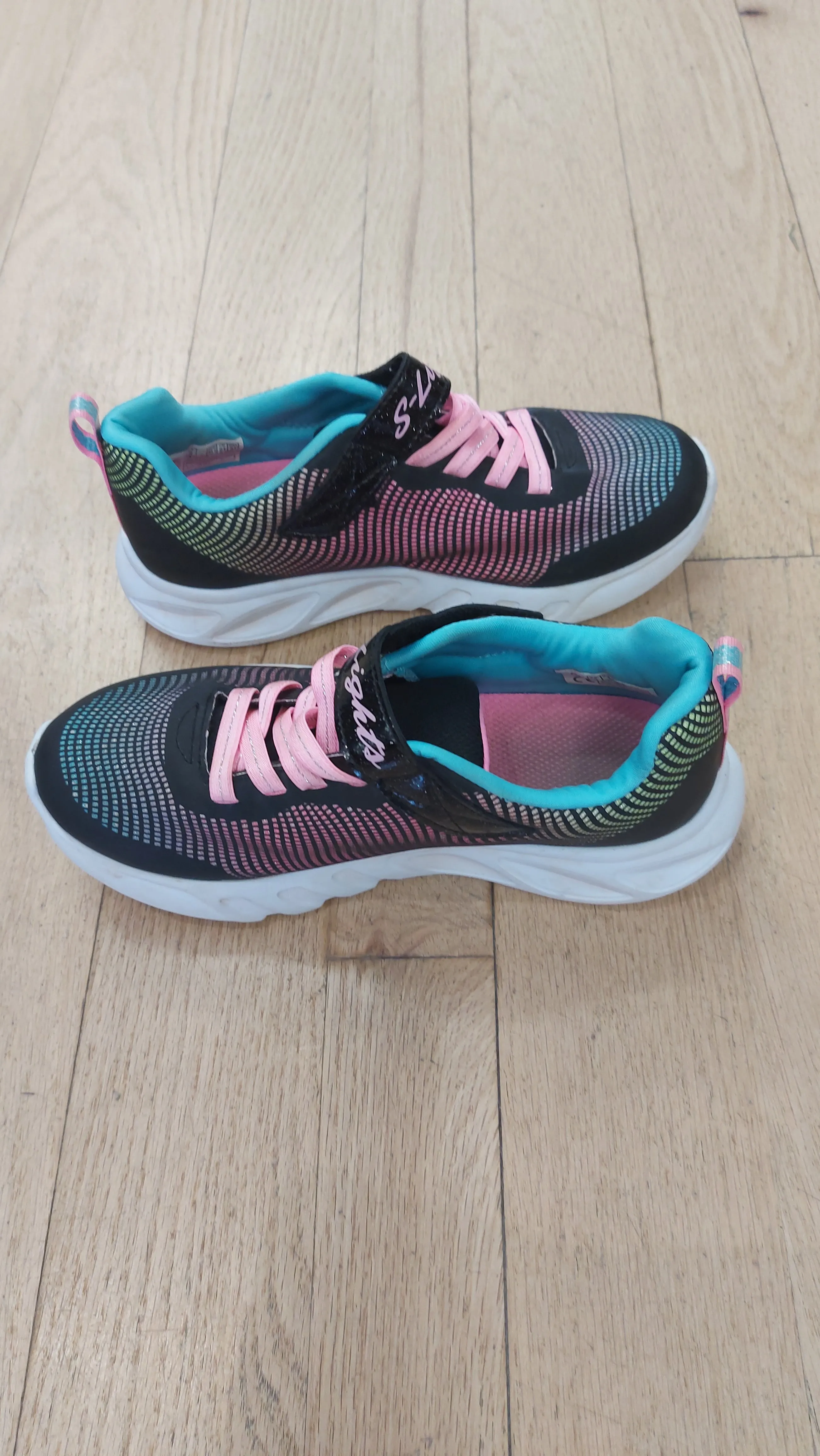 Skecher's shoes