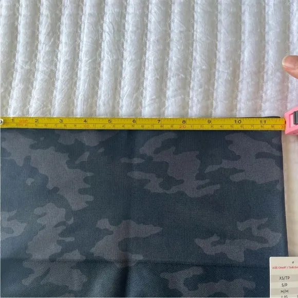 Spanx Lamn Camo Bike Athletic Shorts size M black gray NWT