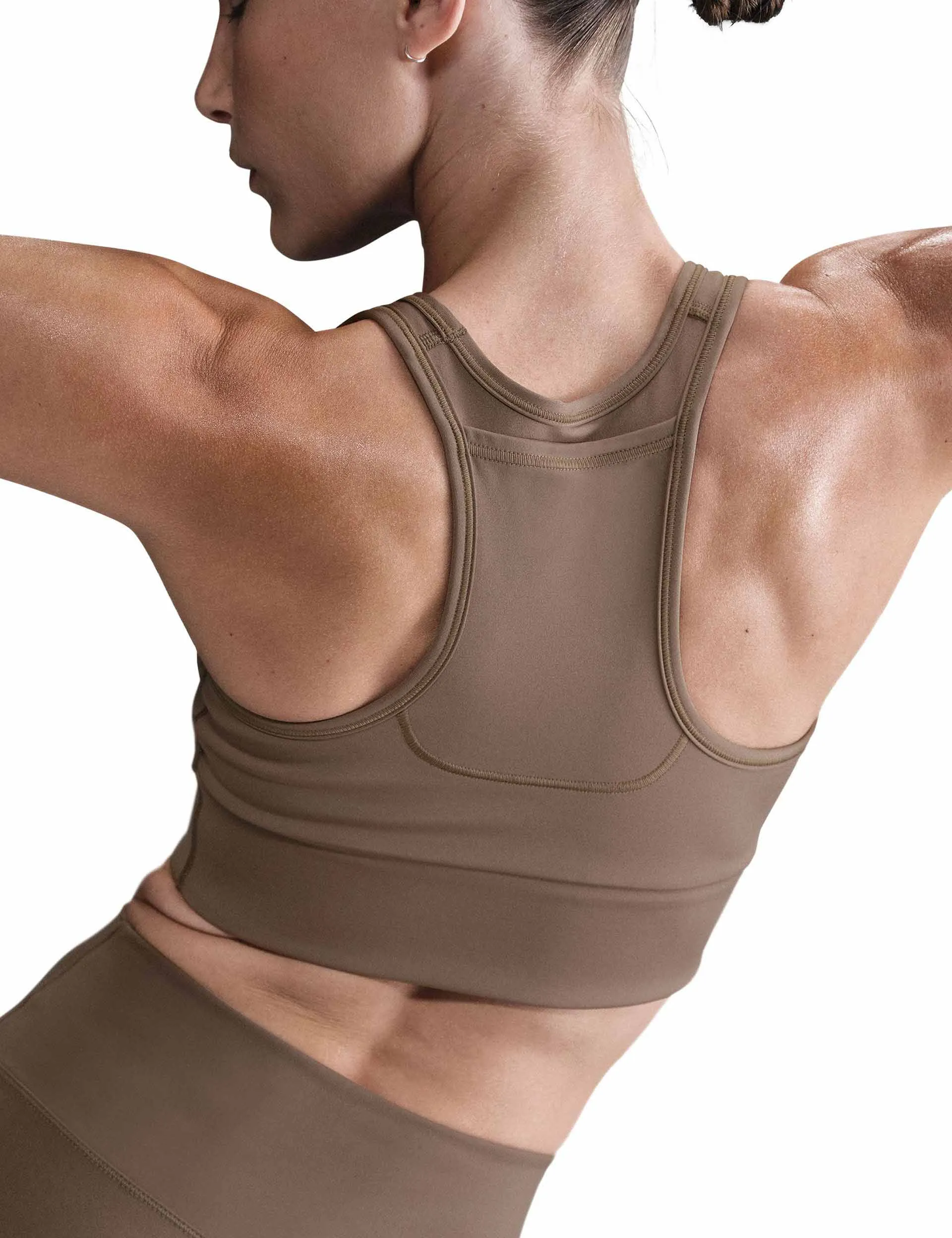 Swoosh Pocket Medium-Support Sports Bra - Mink Brown/White