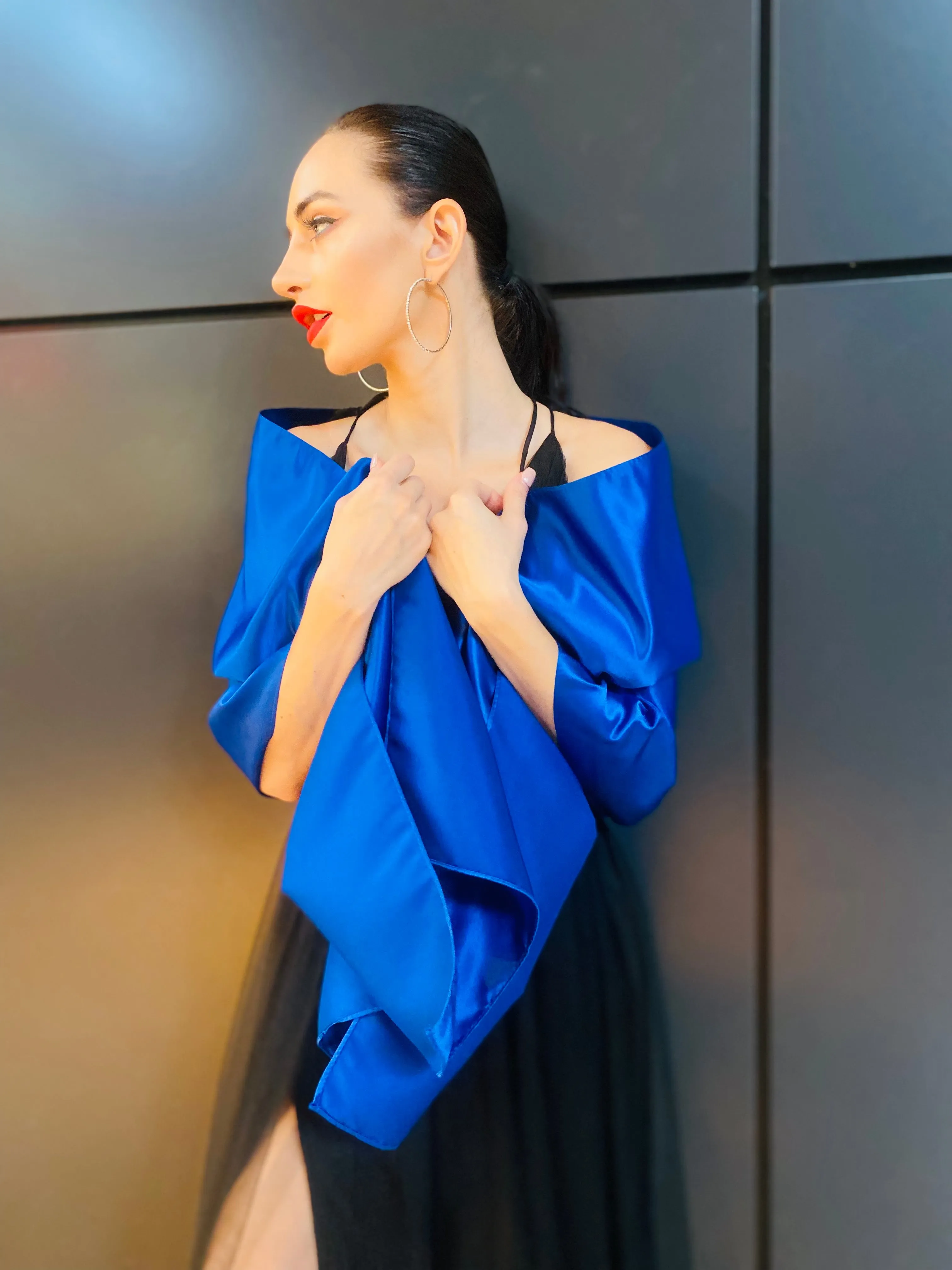 The “Mariana” Sateen Shawl