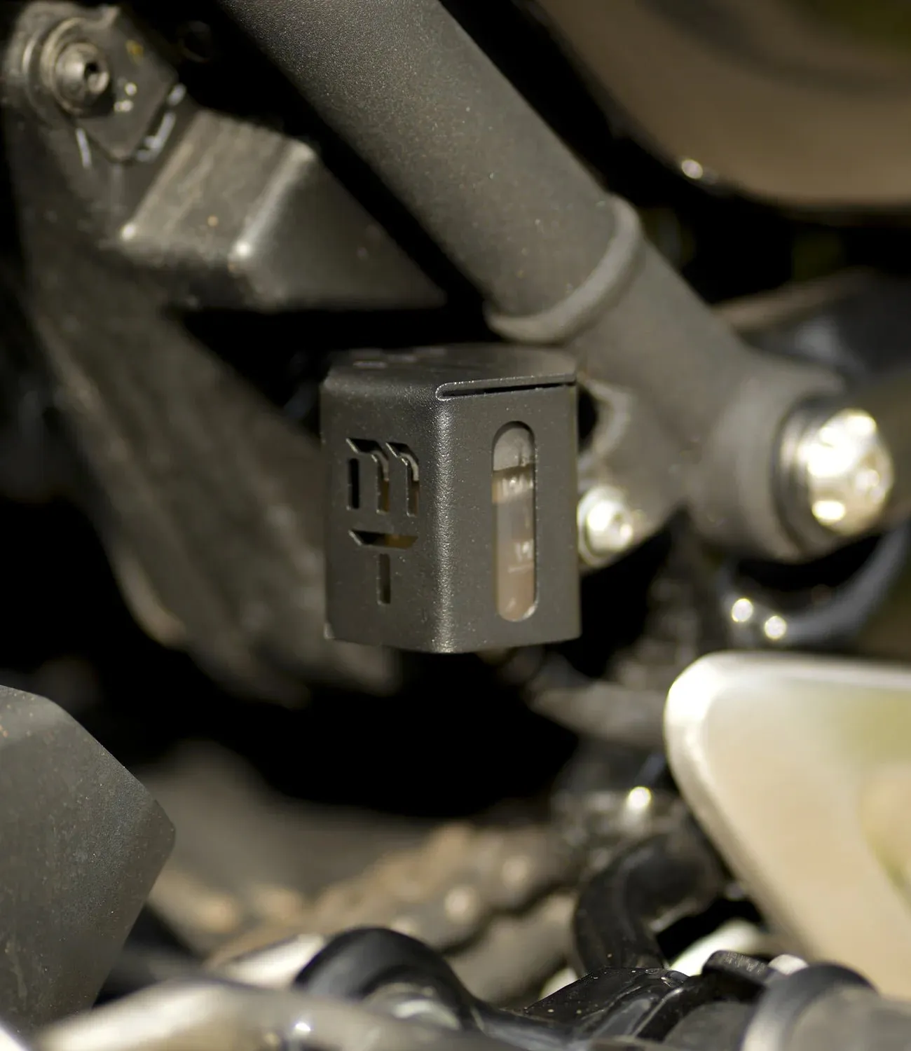 Triumph Speed 400-Moto Torque RESERVOIR OIL GUARD