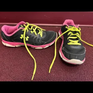 Under armour Youth 6.5 Sneakers