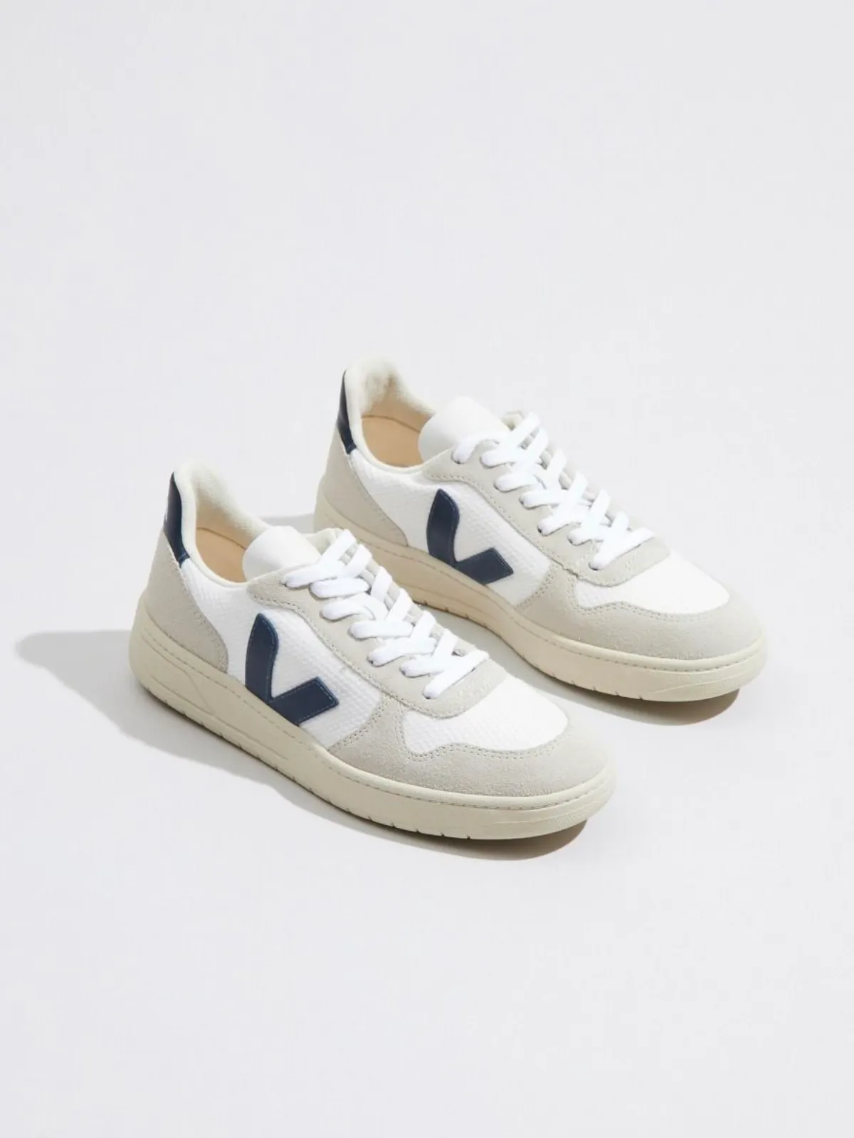 VEJA V-10 B-Mesh - White/Nautico