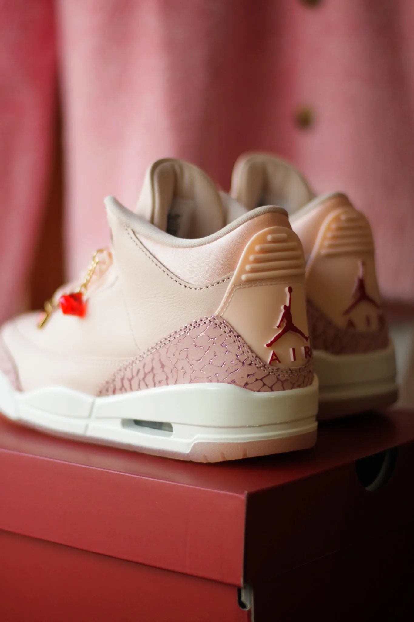 W AIR JORDAN 3 RETRO VDAY "WASHED CORAL"