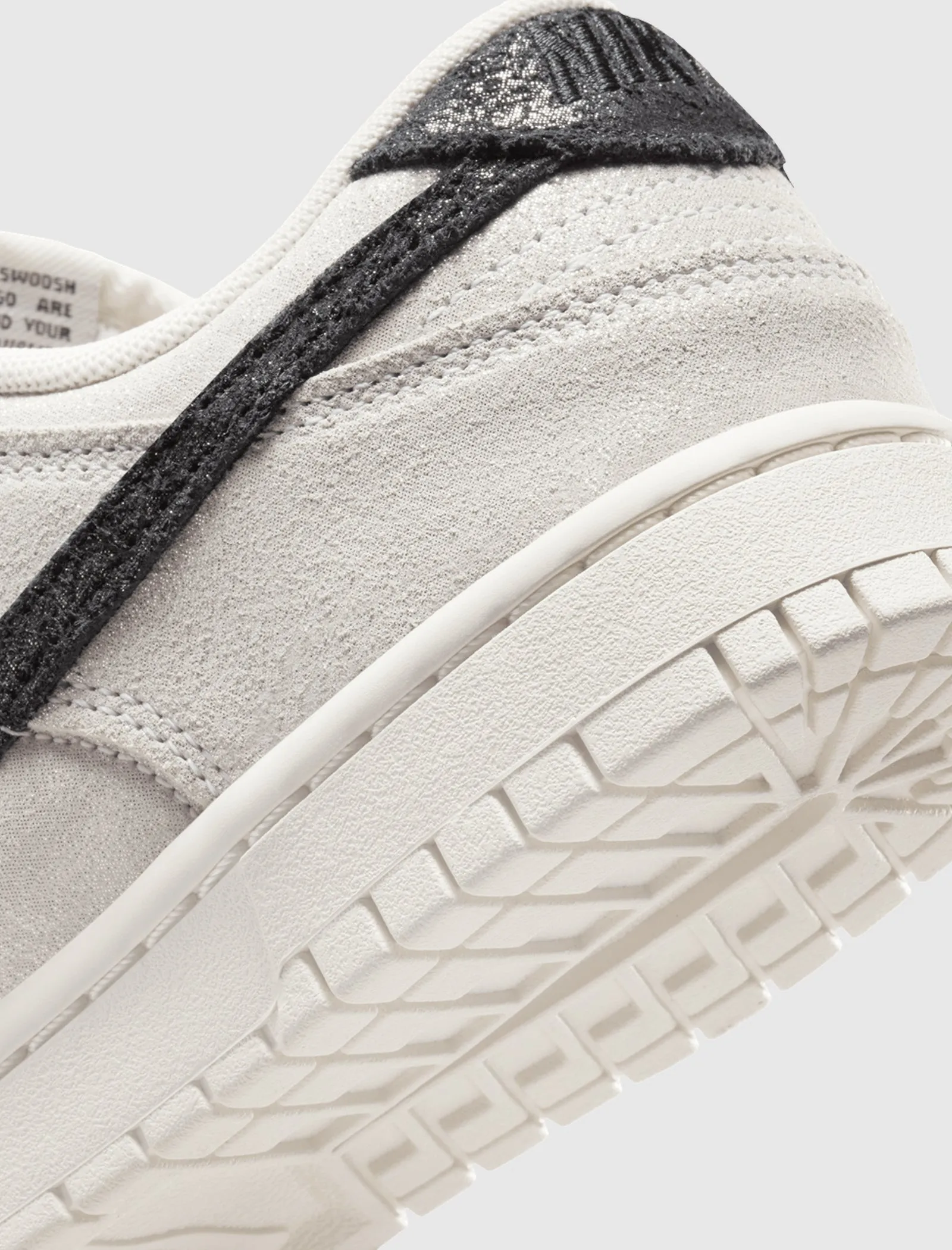 WOMEN'S DUNK LOW "WHITE/BLACK/TEAM RED"